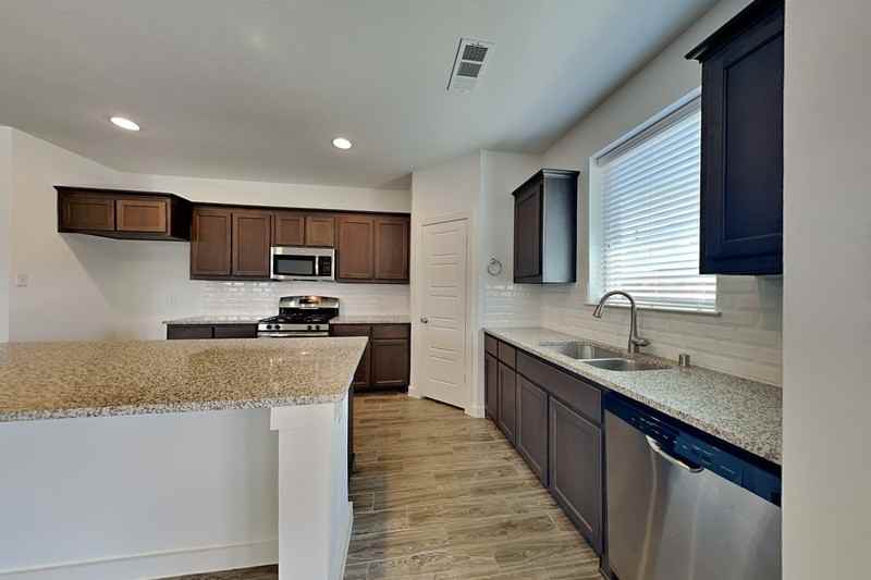 4117 Beasley Dr - Photo 5 of 21