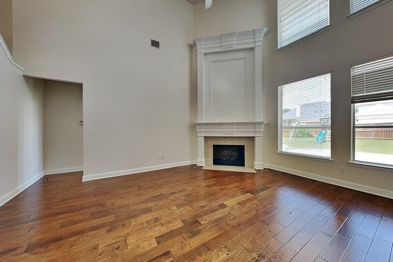 3404 Pilgrim Dr - Photo 2 of 25