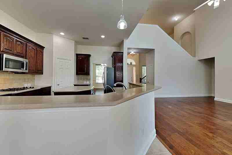 3404 Pilgrim Dr - Photo 3 of 25