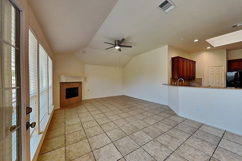 15748 Appaloosa Dr - Photo 2 of 18