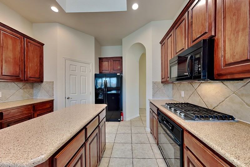 15748 Appaloosa Dr - Photo 5 of 18