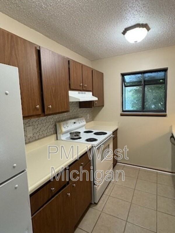 603 Peachtree Pl - Photo 5 of 9