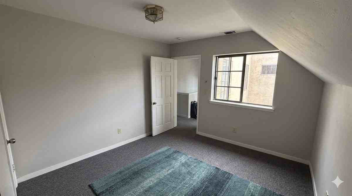 1637 Carleton St - Photo 2 of 4