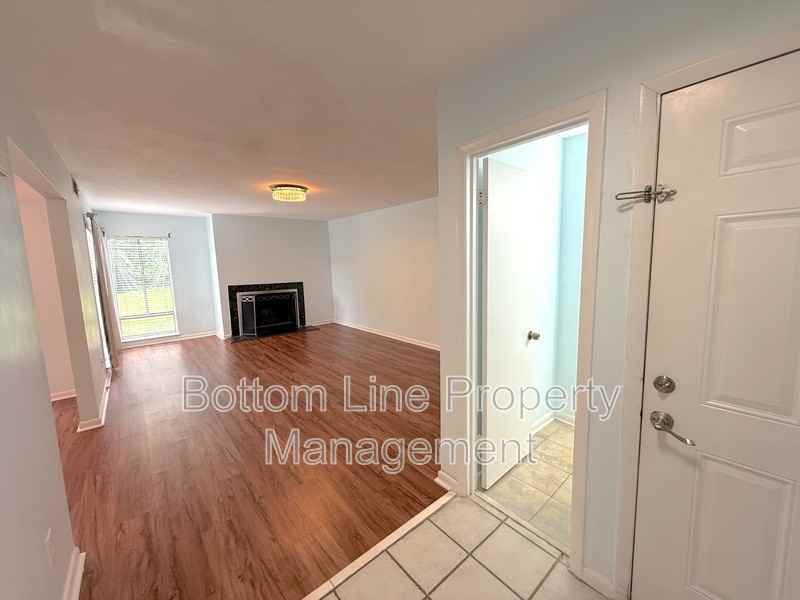 7838 Hummingbird Ln - Photo 4 of 21