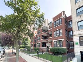 featured image of 441 W Melrose St #2B