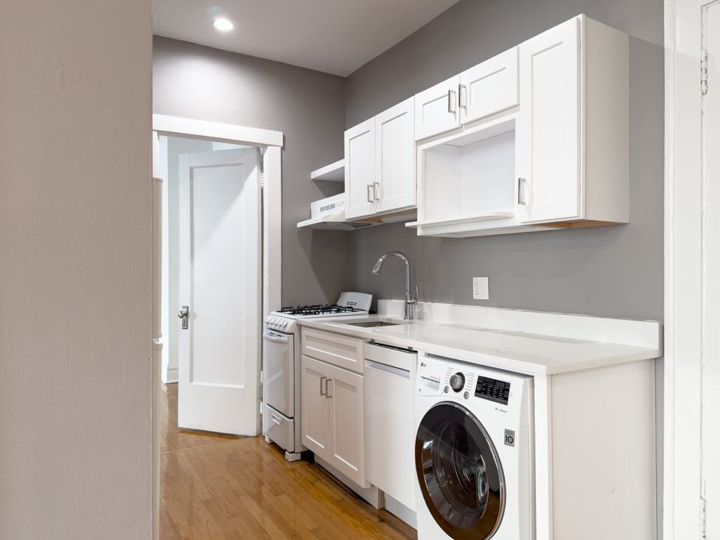 441 W Melrose St #2B - Photo 2 of 21
