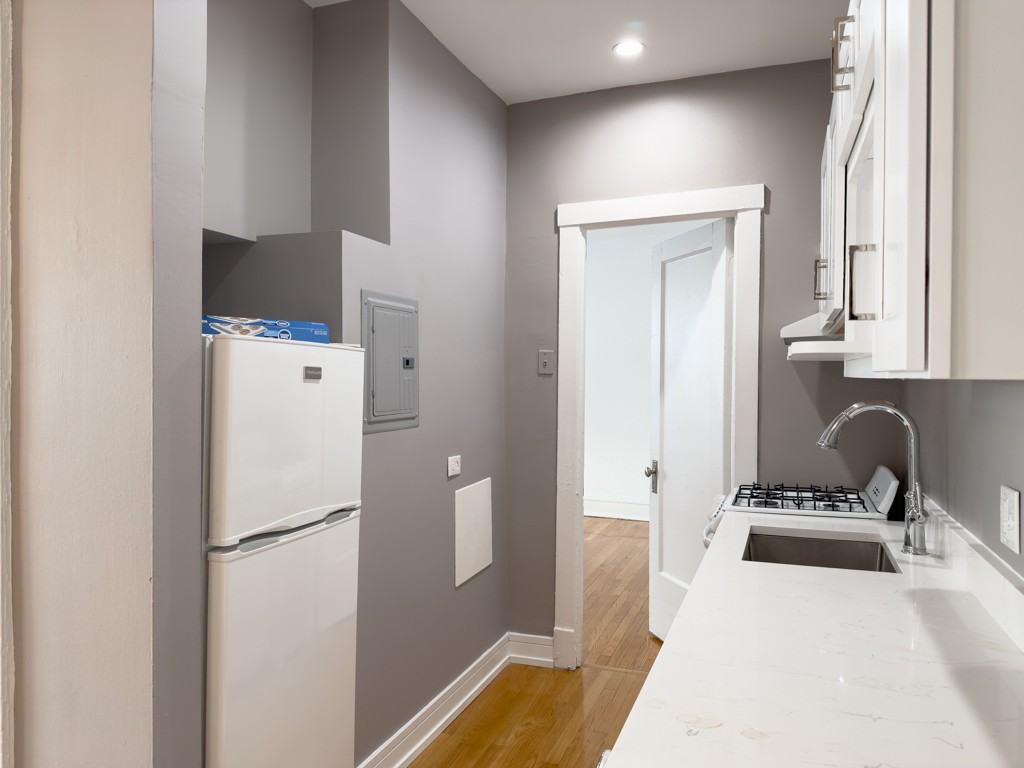 441 W Melrose St #2B - Photo 3 of 21