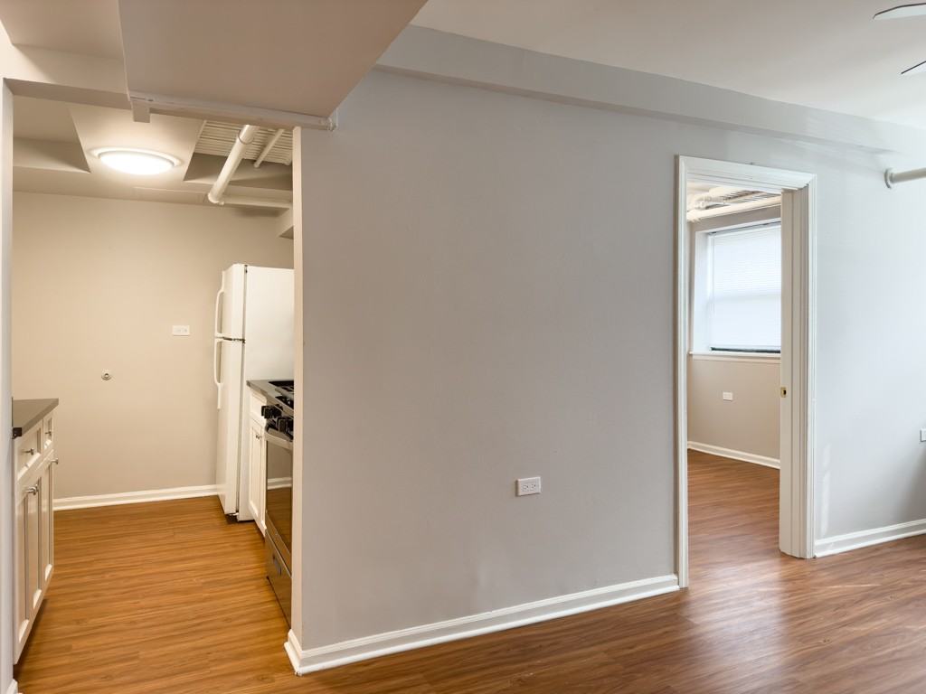 5748 N Winthrop Ave #001 - Photo 6 of 21