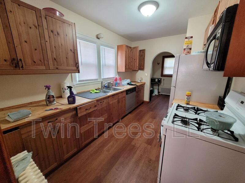 5949 Gospel St - Photo 7 of 16