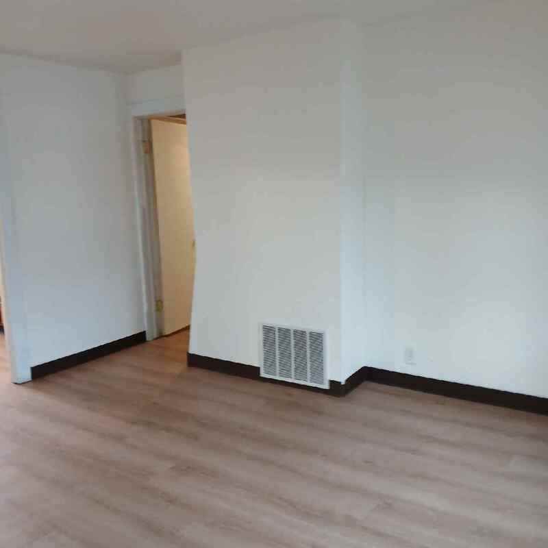 205 Walnut St - Photo 4 of 8