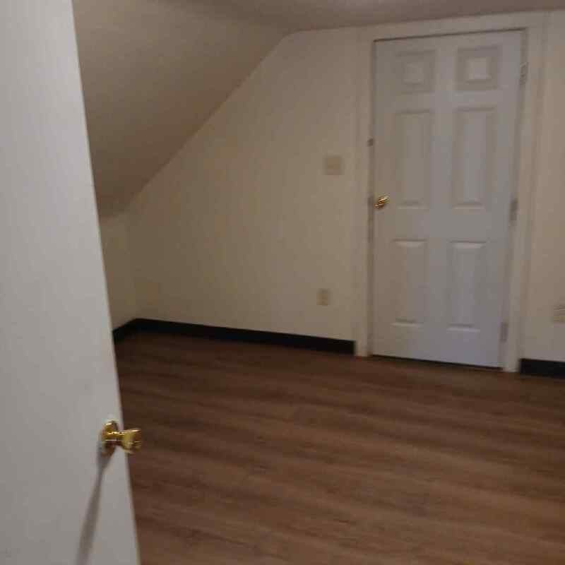 205 Walnut St - Photo 6 of 8