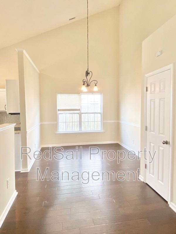 405 Holmes Blvd - Photo 5 of 22