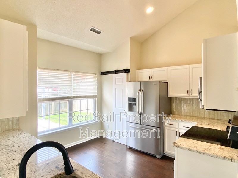 405 Holmes Blvd - Photo 6 of 22