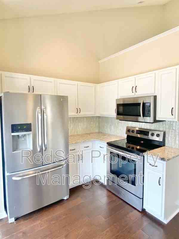 405 Holmes Blvd - Photo 7 of 22