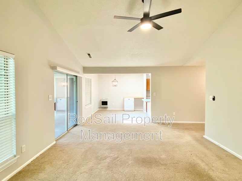 5310 Gardner Ct - Photo 4 of 17