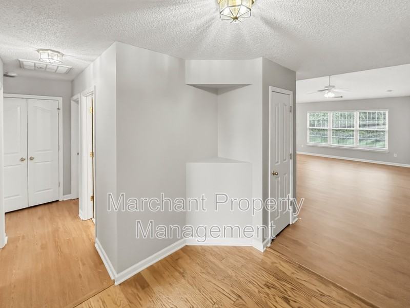 776 Waterbrook Ln - Photo 4 of 50