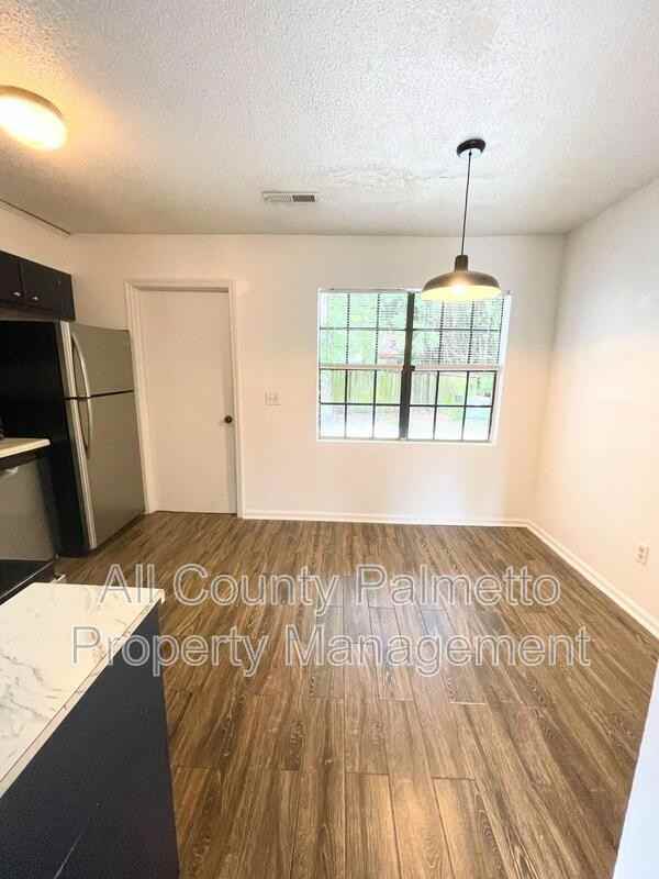 256 Fleming Rd #D - Photo 4 of 12