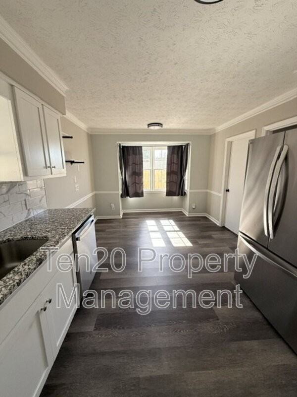 7332 Kirkwood Dr - Photo 4 of 10