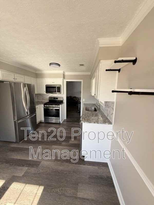 7332 Kirkwood Dr - Photo 5 of 10