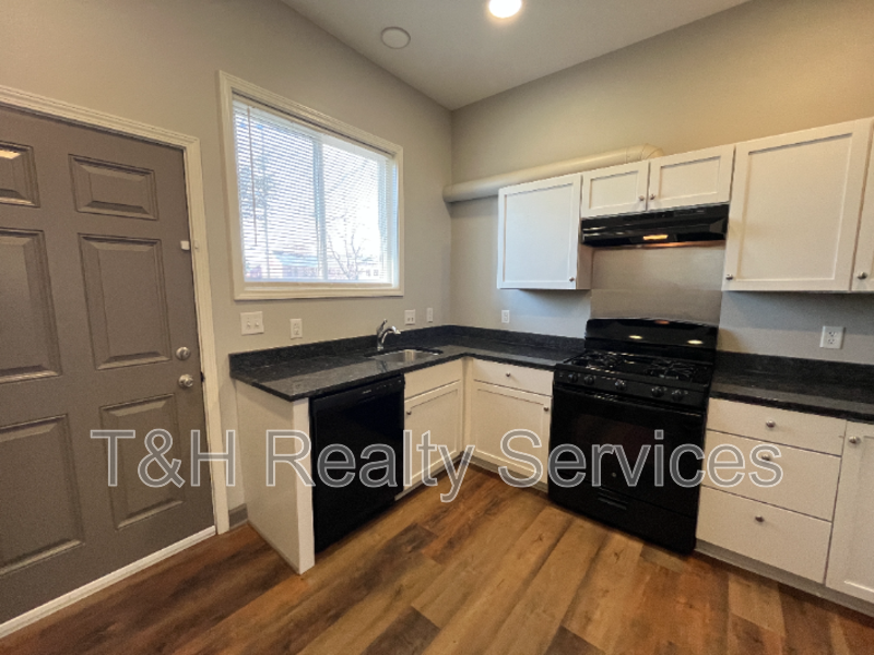 314 N Hamilton Ave - Photo 7 of 16