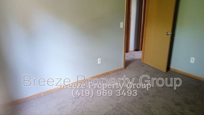 1449 N Superior St - Photo 2 of 11