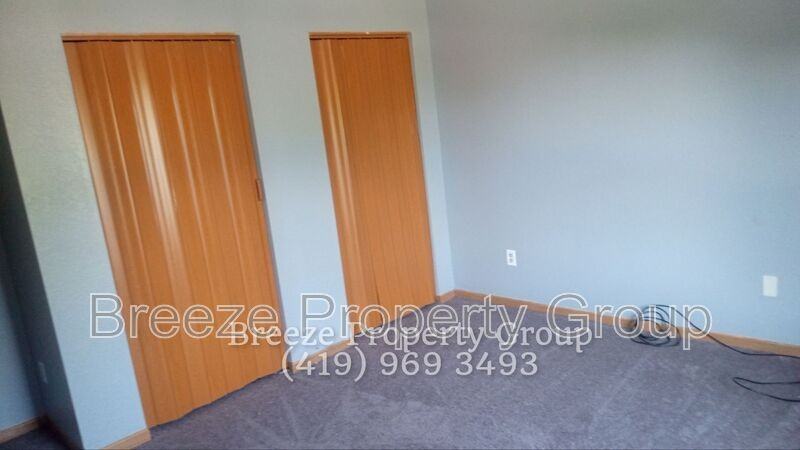 1449 N Superior St - Photo 3 of 11