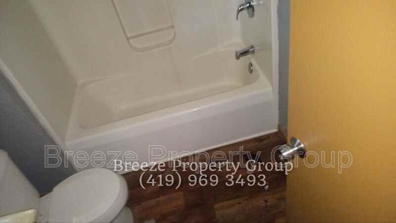 1449 N Superior St - Photo 4 of 11