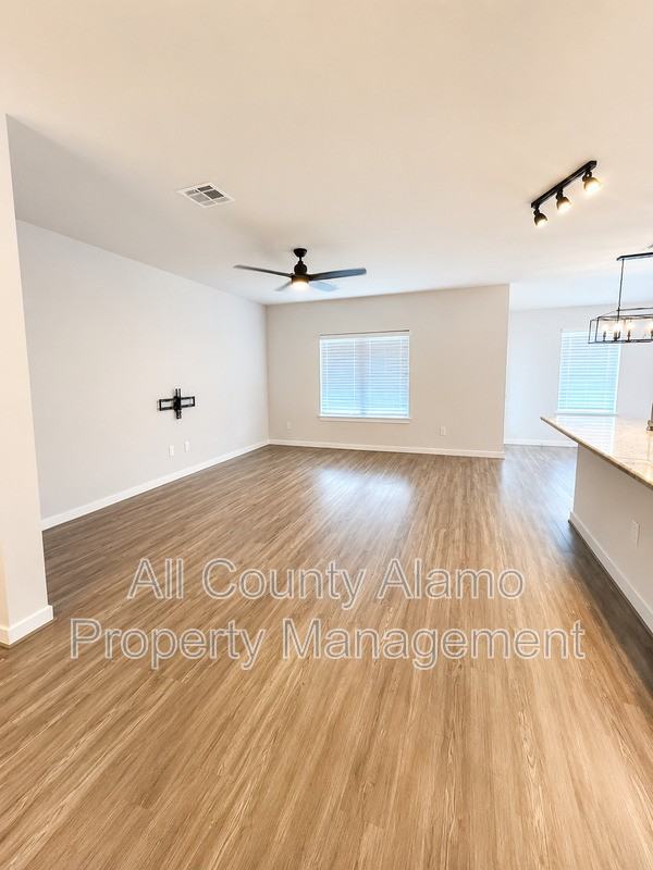 10542 Francisco Way - Photo 4 of 18