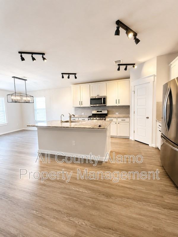 10542 Francisco Way - Photo 5 of 18