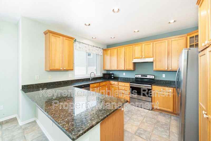 10227 Bentwood Cir - Photo 3 of 19
