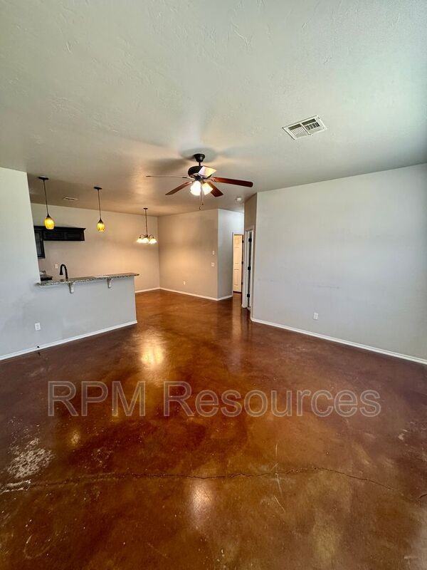 1818 Post Oak Rd - Photo 3 of 17