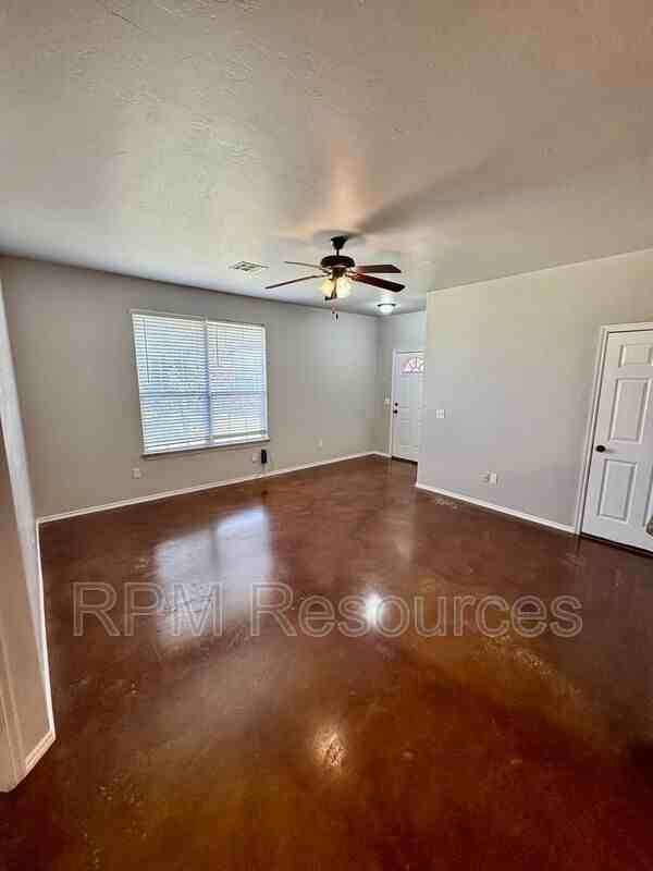 1818 Post Oak Rd - Photo 4 of 17