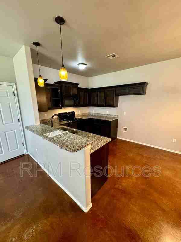 1818 Post Oak Rd - Photo 6 of 17