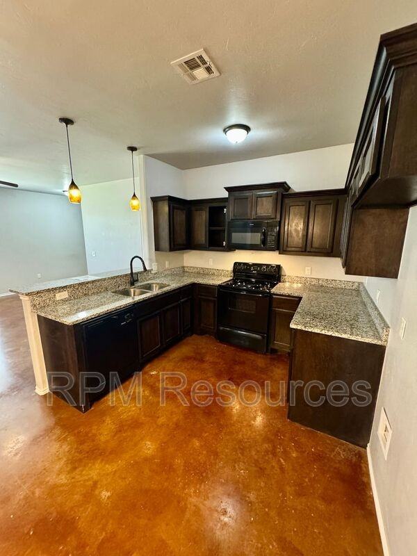 1818 Post Oak Rd - Photo 7 of 17