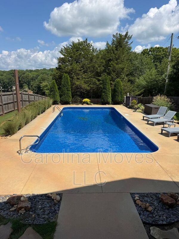 2452 Fews Bridge Rd - Photo 3 of 30