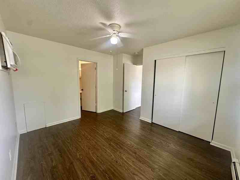1465 Meadowview Dr #8 - Photo 7 of 12