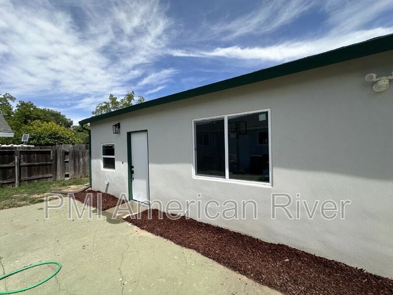 5403 Martin Luther King Jr Blvd - Photo 3 of 12