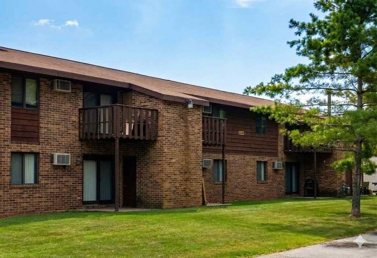 Cedar Creek Apartments-Oshkosh - Photo 3 of 43