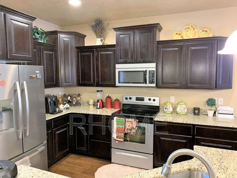 131 W Parramatta Ln - Photo 2 of 14