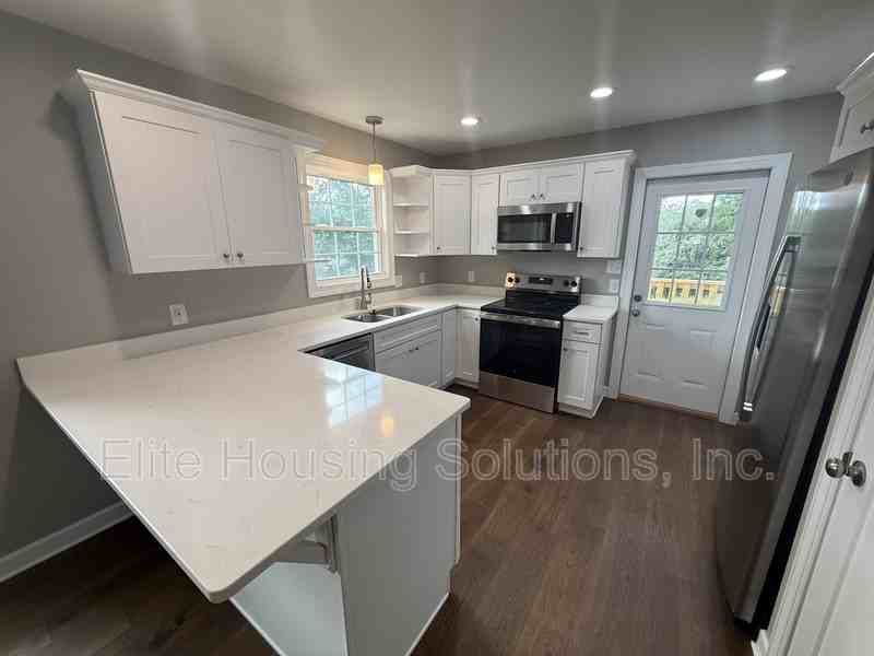 445 S 14th St - Photo 2 of 17