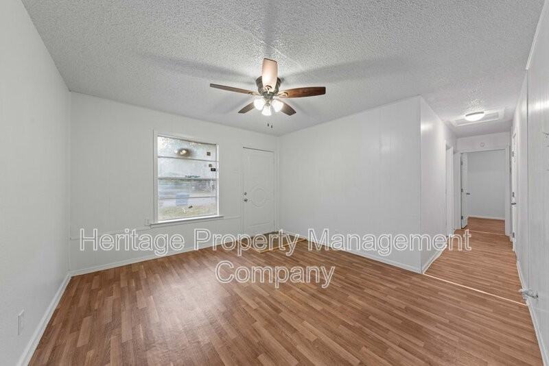 511 Pecan Valley Dr - Photo 4 of 15