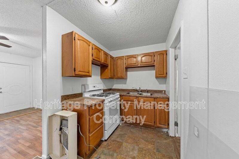 511 Pecan Valley Dr - Photo 5 of 15