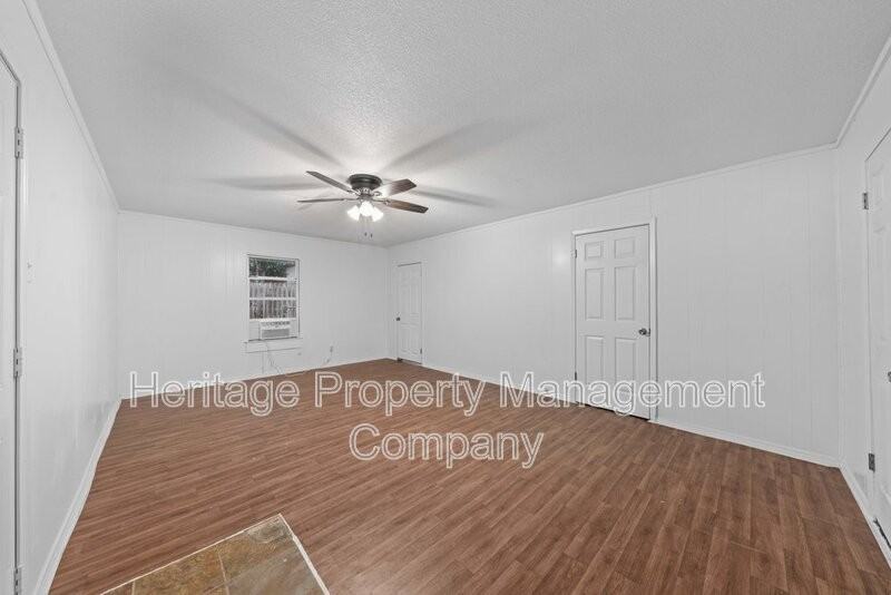 511 Pecan Valley Dr - Photo 7 of 15
