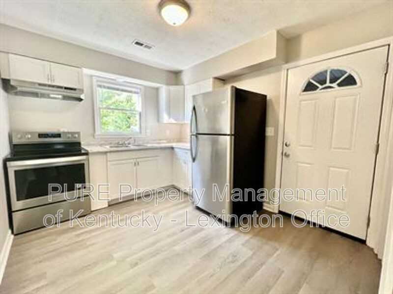 566 N Martin Luther King Blvd - Photo 3 of 17