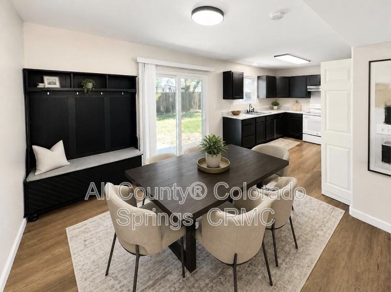 235 Ellers Grv - Photo 4 of 33