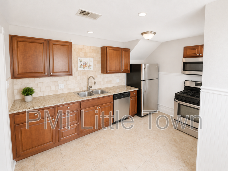3620 Hudson St - Photo 3 of 10