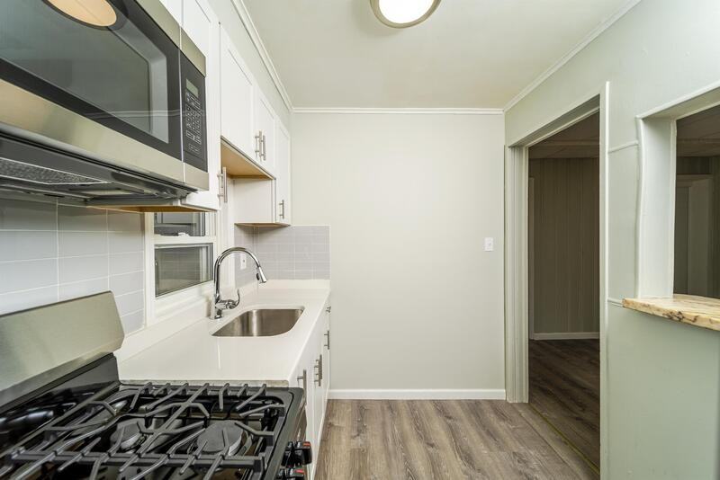 139 N Pine Ave - Photo 3 of 35