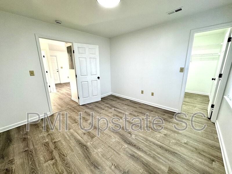 700 Simpson Rd #9D - Photo 3 of 10