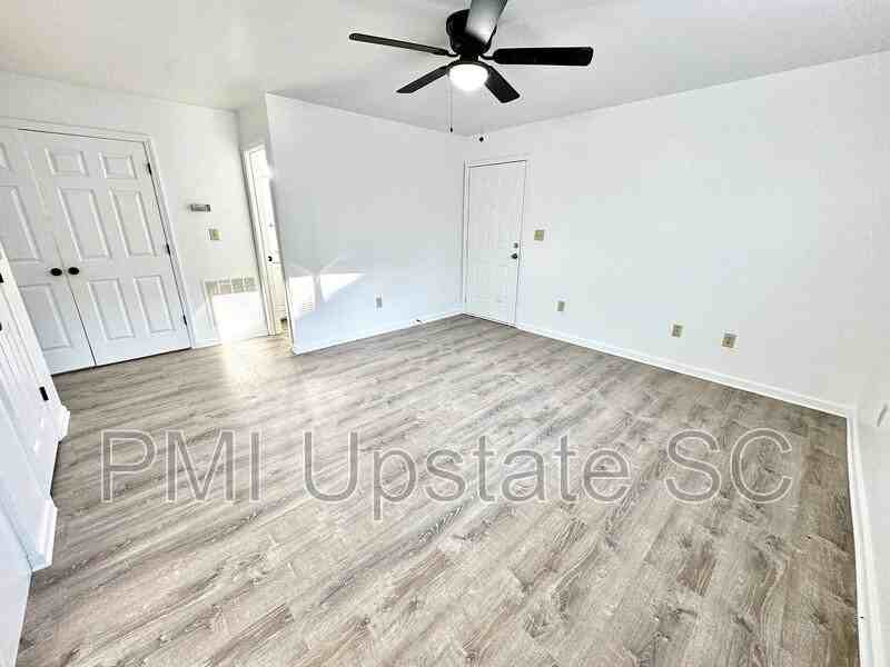 700 Simpson Rd #9D - Photo 5 of 10