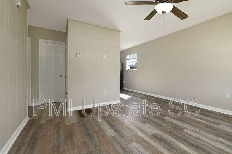 700 Brook St #4 - Photo 5 of 13